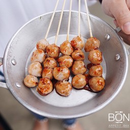 ลูกชิ้นหมูปิ้ง