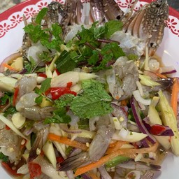 ยำปูม้ากุ้งสดมะม่วง