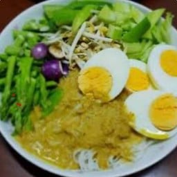 ขนมจีนน้ำยาใต้+ไข่เป็ดต้ม