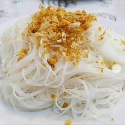 เส้นหมี่ลวกคลุกกระเทียมเจียว