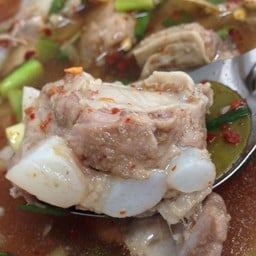 ส้มตำ.ยำ เจ๊หน่อย.ซอยเสือใหญ่