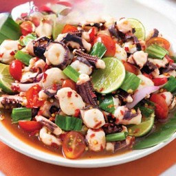 ยำหนวดยักษ์ กุ้งสด ปลาร้า