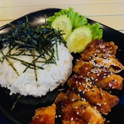 ข้าวไก่กรอบซอสกระเทียม
