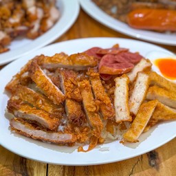 ข้าวหมูทอด+หมูยอ+กุนเชียง+ไข่ต้ม