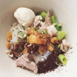 ก๋วยเตี๋ยวแห้ง - หมู