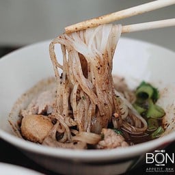 ก๋วยเตี๋ยวน้ำตก - หมู