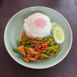 ผัดพริกแกงถั่ว(ราดข้าว)