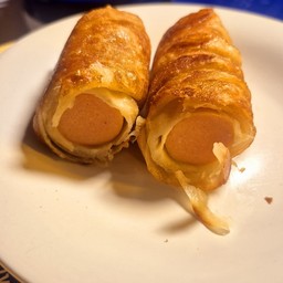 โรลไส้กรอก