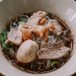 ก๋วยเตี๋ยวน้ำตก-เนื้อ