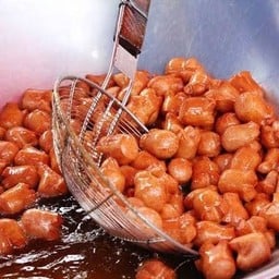 ไส้กรอกแดงทอด