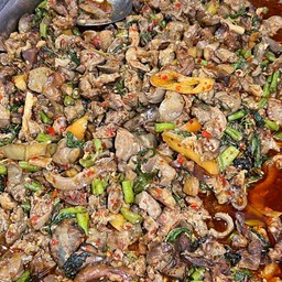 ผัดกระเพราเครื่องในไก่