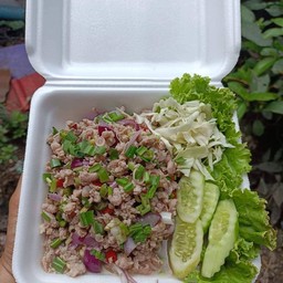 ข้าวราดยำหมูสับหน้าทะลัก