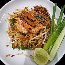ผัดไทยกุ้งสด