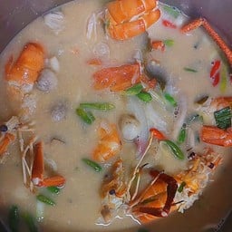 ต้มข่ากุ้ง (หม้อ)