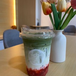 สตรอเบอรี่มัทฉะลาเต้