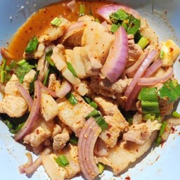 ลาบหมูสามชั้น