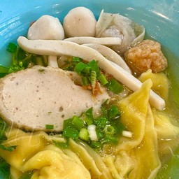 บะหมี่เกี๊ยวกุ้ง ปลารวม