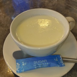 น้ำผึ้งนมสดร้อน