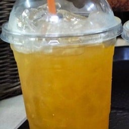 น้ำส้มคั้นใส่น้ำแข็ง