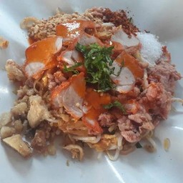 ผัดไทยหมูแดง