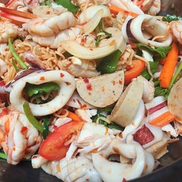 ยำมาม่ารวม