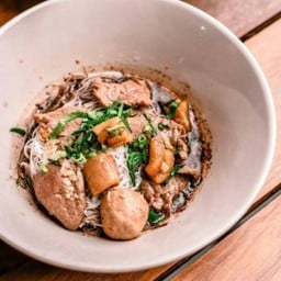 ก๋วยเตี๋ยวต้มยำ - เนื้อ