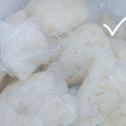 คุณจุ๋ม  หมูปิ้งโบราณ หมูปิ้งนมสด ไก่ย่างแดง หน้าเดอะวอค