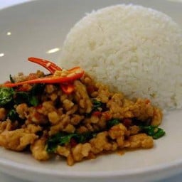 กะเพราหมูราดข้าว