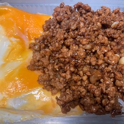 ข้าวหมูสับคั่วซีอิ๊ว