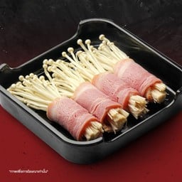 เบคอนพันเห็ดเข็มทอง