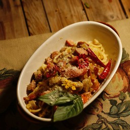 สปาเก็ตตี้ พริกแห้ง ไส้กรอก