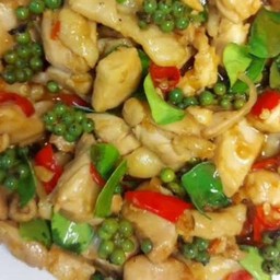 ข้าวหน้าอกไก่ผัดฉ่า