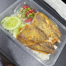 ข้าวปลาสลิดแกะ (น้ำปลาพริกแซ่บ)