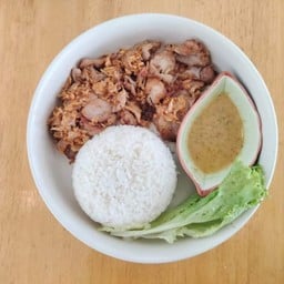 หมูทอด ฮักกระเทียม (กับข้าว)
