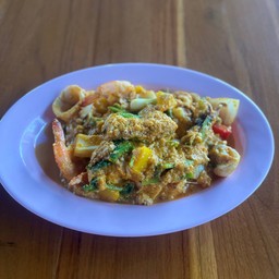 ผัดผงกระหรี่ทะเล