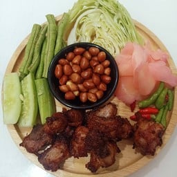 แหนมซี่โครงหมูทอด
