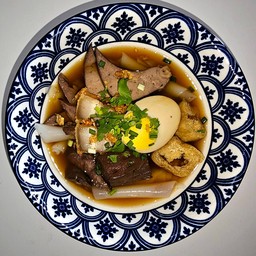 ก๋วยจั๊บน้ำข้น(พิเศษ) เพิ่มหมูกรอบ