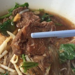 ก๋วยเตี๋ยวหมูตุ๋นวุ้นเส้น