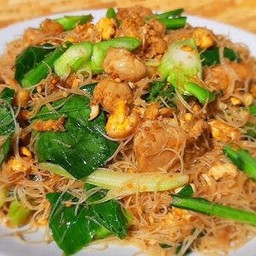 เส้นหมี่ผัดซีอิ๊วหมู