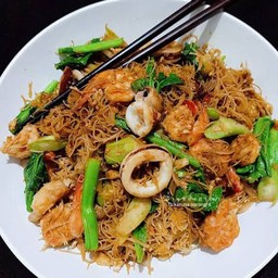 เส้นหมี่ผัดทะเล