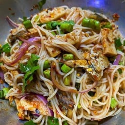 ส้มตำ เลดี้ปลาร้า ตำ&ยำขนมจีน พฤกษา2 (คลอง8)