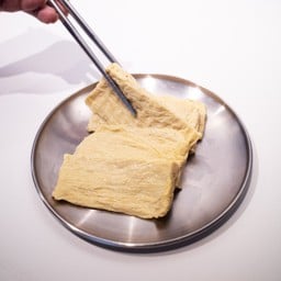 ฟองเต้าหู้แผ่น (80g) D6