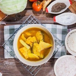 แกงส้มปลากระพงยอดมะพร้าว