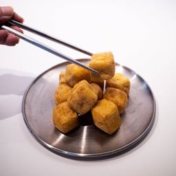 เต้าหู้ทอด (50g) D5