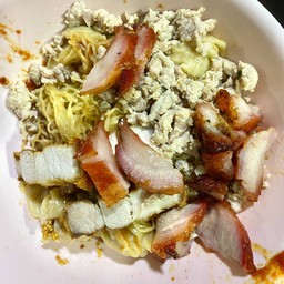 บะหมี่หมูสับ+หมูแดง+หมูกรอบ