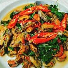 หอยแมลงภู่ผัดโหระพา