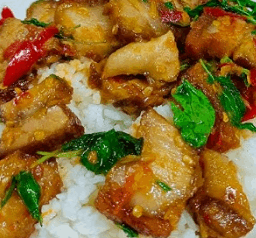 ข้าวกะเพราหมูกรอบ