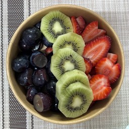 สตอเบอรรี่ กีวี่ องุ่นแดงคิมสัน