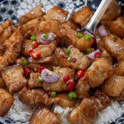 ข้าวสามชั้นผัดน้ำมันหอย