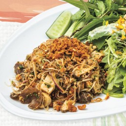 สลัดลาบอีสานผักคอส